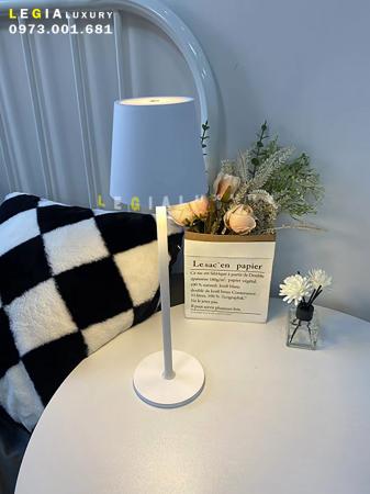  Đèn Bàn Cảm Ứng DB060T