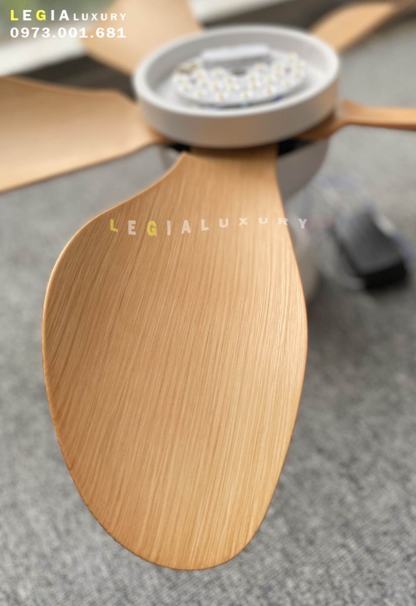 quat-tran-chung-cu-LGFAN650V