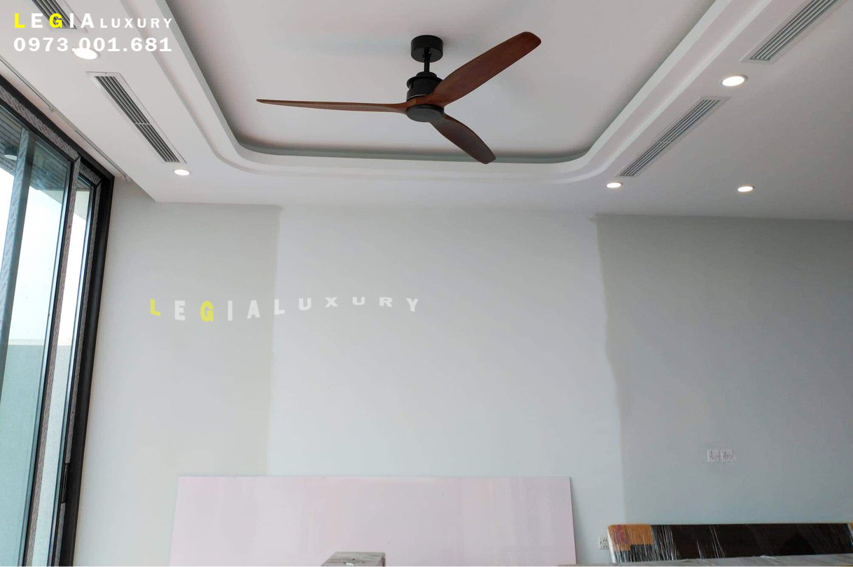 quat-tran-indochine-LGFAN720D