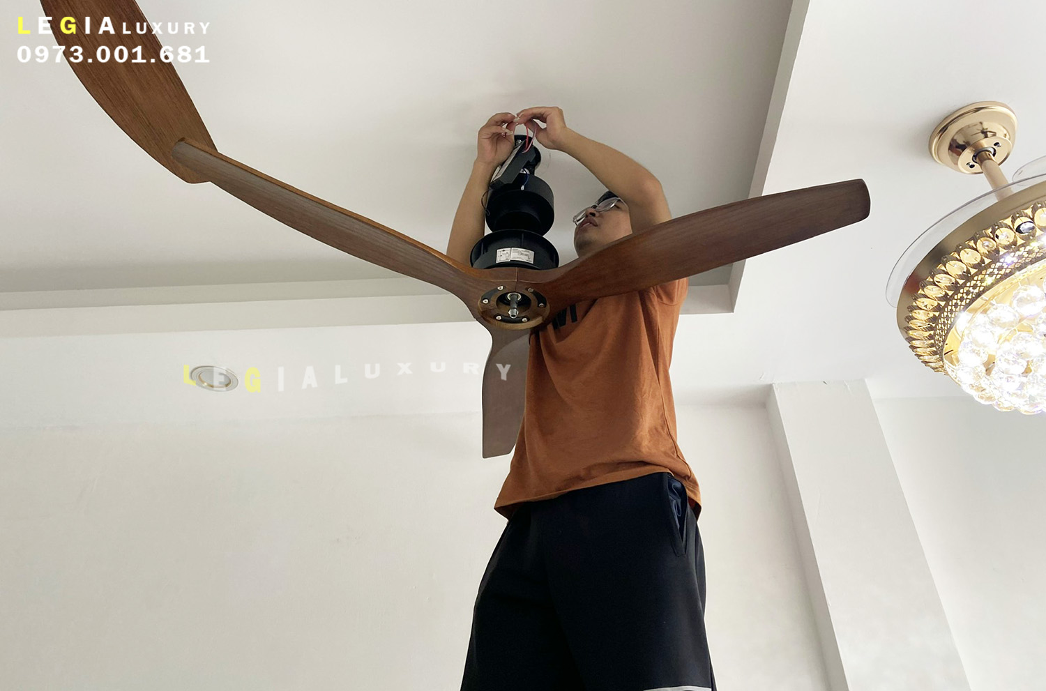 quat-tran-indochine-LGFAN720D